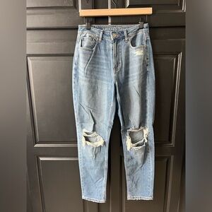 American Eagle Size 4 Mom Jean